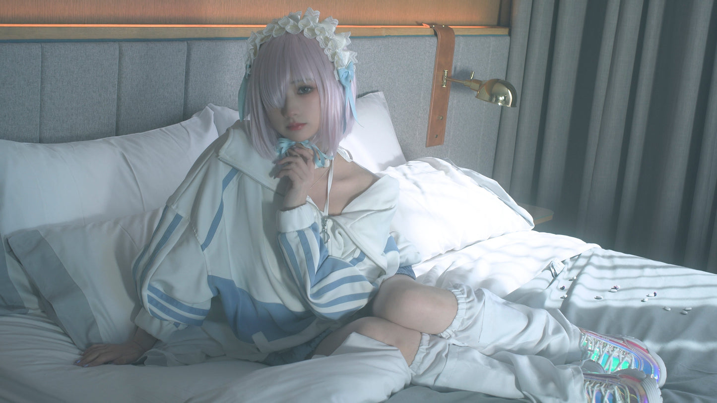 EP19: Angelic Cute Cosplay Girl Getting Full Wet in Bathtub