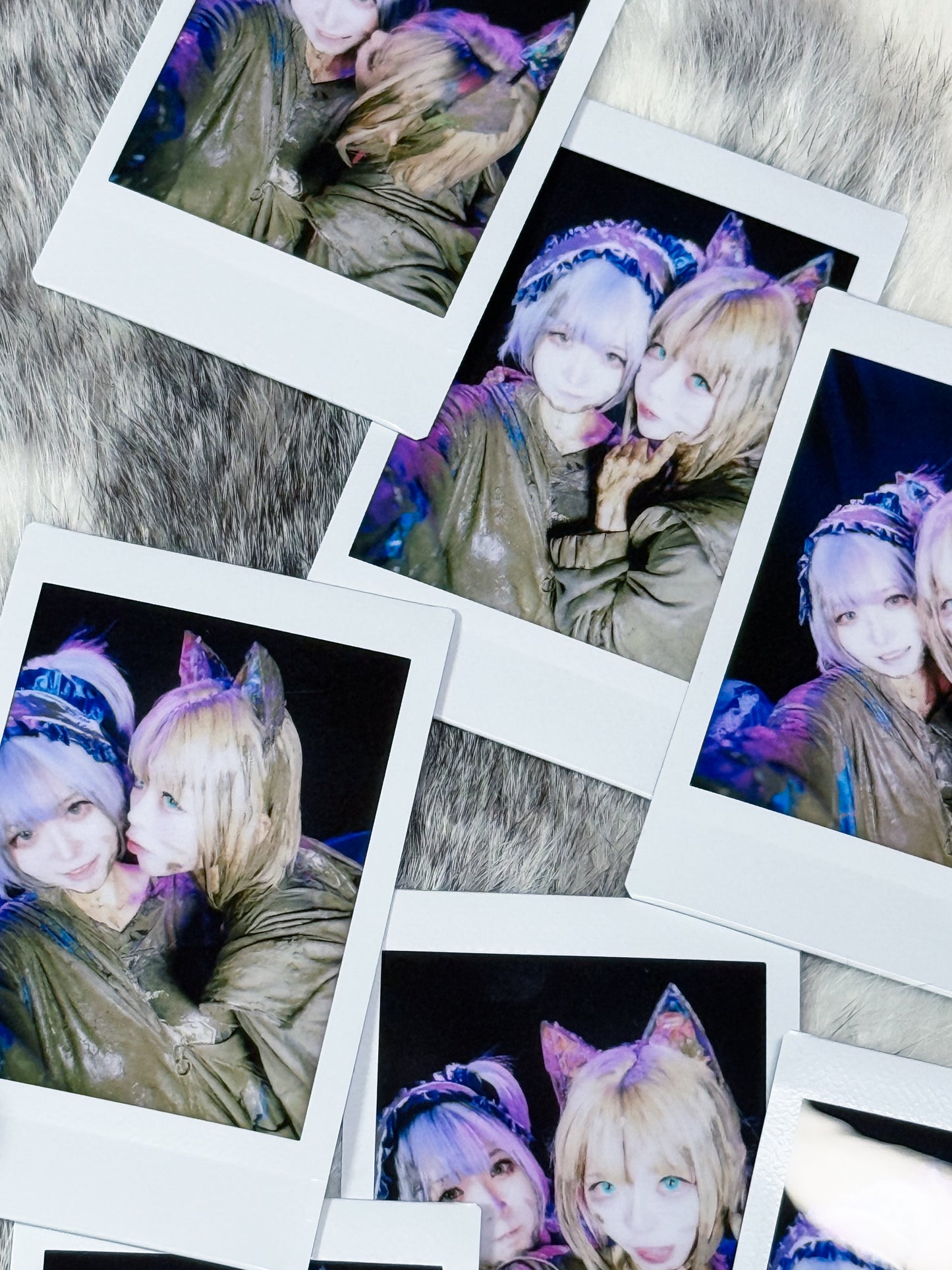 SP: Subculture Tracksuit Twin Girls' Muddy Cheki Polaroid Photo