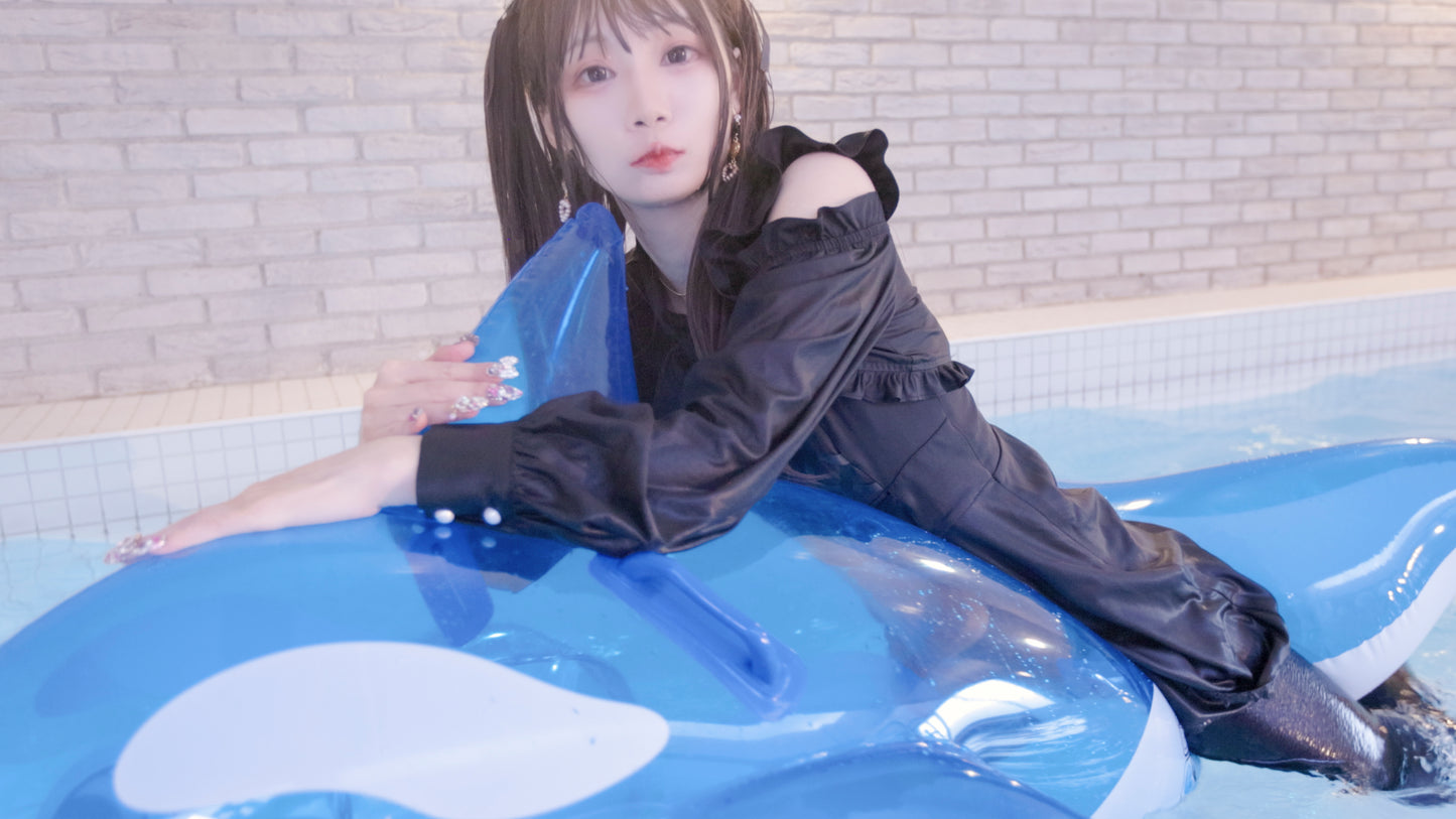 EP58: Underwater JiRai Girl in Hotel Pool