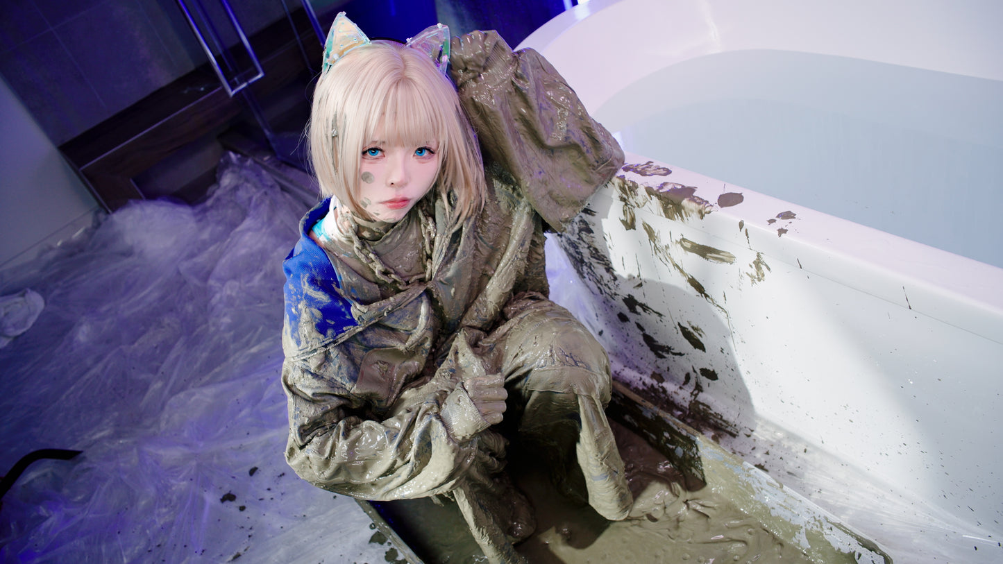 EP69: Tracksuit x Swimsuit 3.0! Subculture Sporty Girl Baths in Lotion & Mud (Part.1)