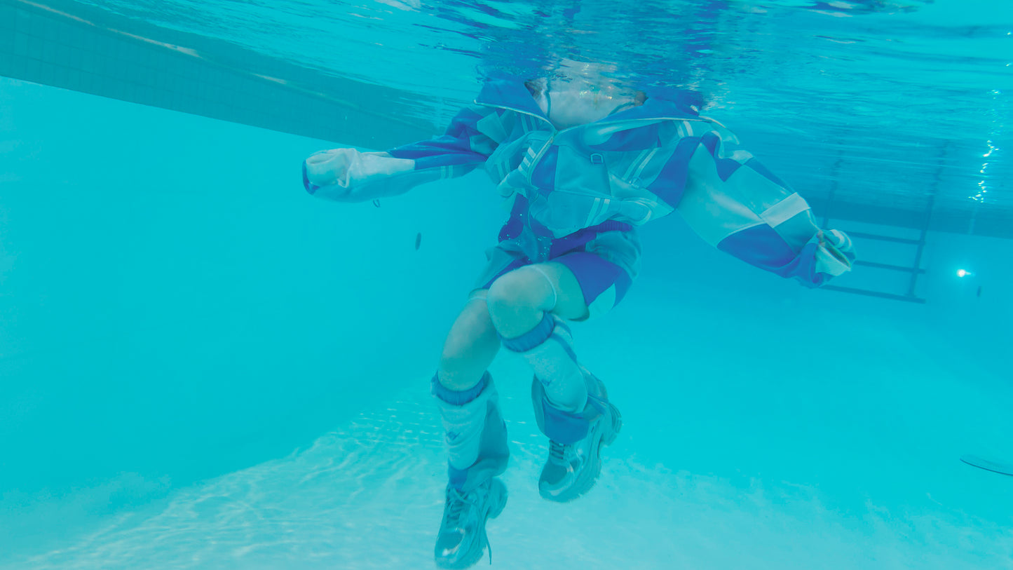 EP87: Tracksuit x Swimsuit 5.0! Subculture Sporty Girl Relaxes in Summer Pool (Part.1)